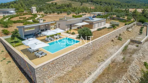 Hvar, Ivan Dolac - imanje u srcu otoka 140 000m2